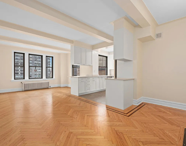 210 East 68th Street - Photo Thumbnail 5