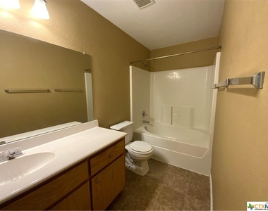 4638 Stonehaven Drive - Photo Thumbnail 12