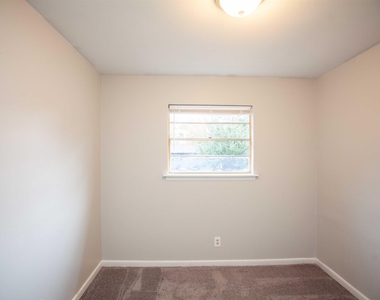 7101 Redwood Drive - Photo Thumbnail 11