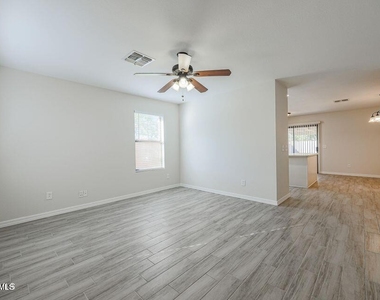 7990 W Caron Drive - Photo Thumbnail 16