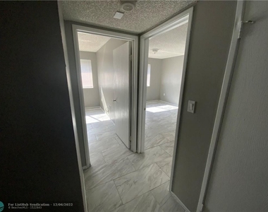 3250 Coral Lake Ln - Photo Thumbnail 22