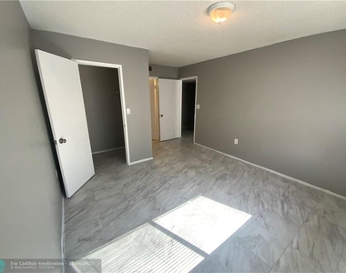 3250 Coral Lake Ln - Photo Thumbnail 29