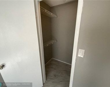 3250 Coral Lake Ln - Photo Thumbnail 30