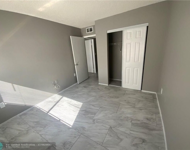 3250 Coral Lake Ln - Photo Thumbnail 23