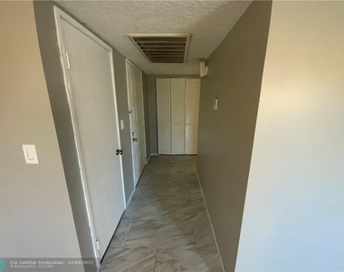 3250 Coral Lake Ln - Photo Thumbnail 11