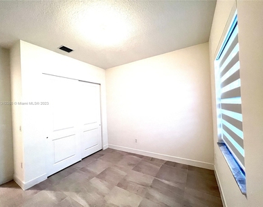 17406 Sw 41st St - Photo Thumbnail 21