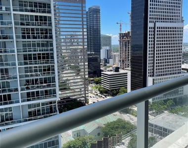 475 Brickell Ave - Photo Thumbnail 1