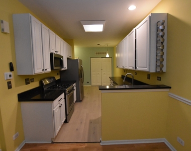 2221 Hillsboro Court - Photo Thumbnail 9