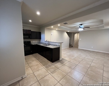 6623 Mia Way - Photo Thumbnail 7