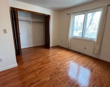 1039 Maxwell Ave #5 - Photo Thumbnail 38