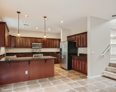 43250 W Delia Boulevard Unit - Photo Thumbnail 7