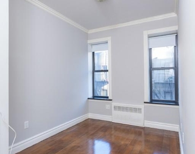 323 West 16th Street - Photo Thumbnail 2