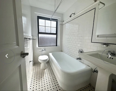 95 Christopher Street - Photo Thumbnail 8