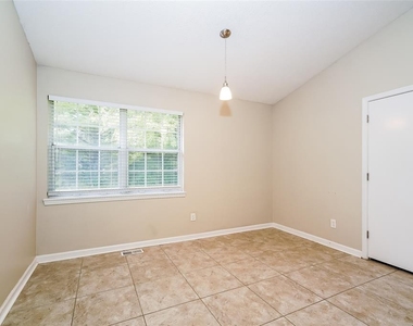 2946 Greenview Way - Photo Thumbnail 3