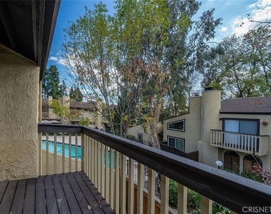 6742 Encino Avenue - Photo Thumbnail 13