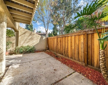 6742 Encino Avenue - Photo Thumbnail 5