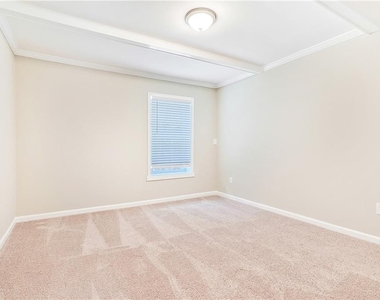 2198 Newgate Drive - Photo Thumbnail 24