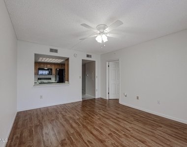 10330 W Thunderbird Boulevard - Photo Thumbnail 8