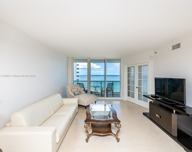 19333 Collins Ave - Photo Thumbnail 4