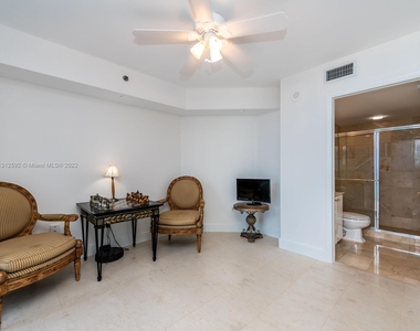 19333 Collins Ave - Photo Thumbnail 35