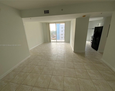 2425 Sw 27th Ave - Photo Thumbnail 1