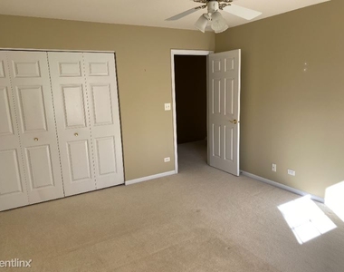 6255 Edgebrook Lane East - Photo Thumbnail 15