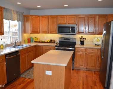 4725 Falls Church Rd - Photo Thumbnail 2