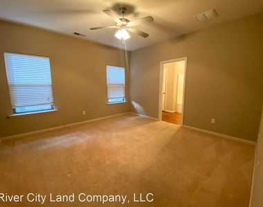 5884 Peterson Ridge Lane - Photo Thumbnail 9