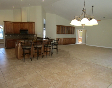 815 Live Oak Ridge - Photo Thumbnail 9