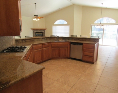 815 Live Oak Ridge - Photo Thumbnail 11