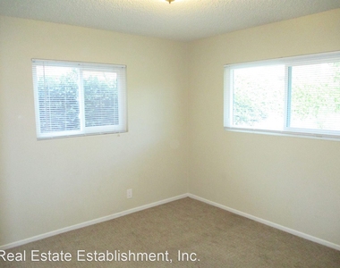 2651 N. Fairmont Avenue - Photo Thumbnail 7