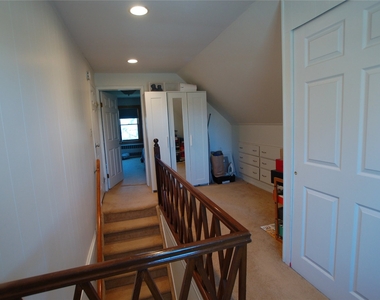 127 Maple Drive W - Photo Thumbnail 15