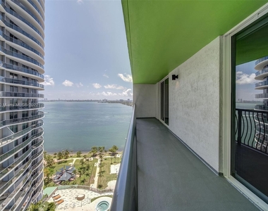 1756 N Bayshore Dr - Photo Thumbnail 7