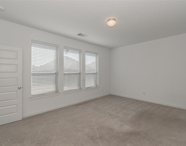 1803 Huntsman Way - Photo Thumbnail 15