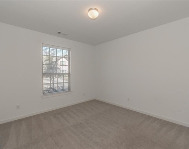 1803 Huntsman Way - Photo Thumbnail 19