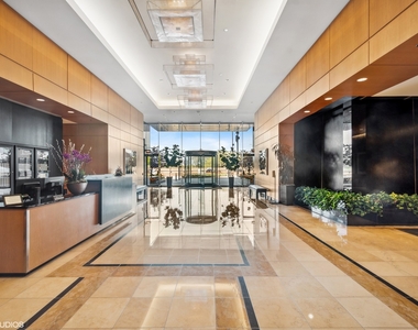 600 N Lake Shore Drive - Photo Thumbnail 11