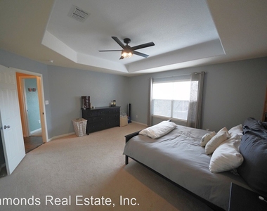 258 Arcadia Place - Photo Thumbnail 34