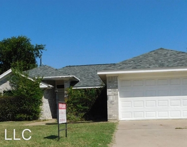 4505 Bluestem Ln - Photo Thumbnail 1