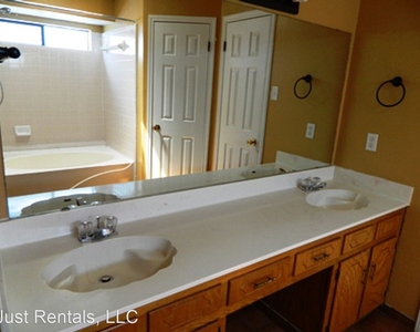 4505 Bluestem Ln - Photo Thumbnail 18