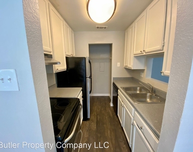 4502 Gaston Ave Apt 322 - Photo Thumbnail 4