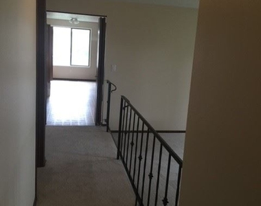 1130 Nw Sunnywood Court - Photo Thumbnail 1