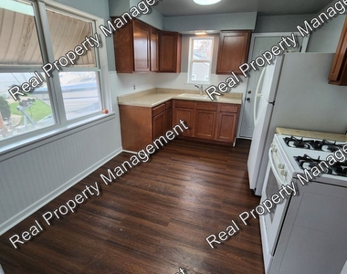 7216 Mclaughlin Avenue - Photo Thumbnail 5