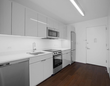 400 West 113th Street - Photo Thumbnail 3