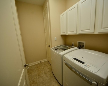 220 Coatsville Drive - Photo Thumbnail 22