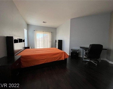 725 Heritage Cliff Avenue - Photo Thumbnail 25