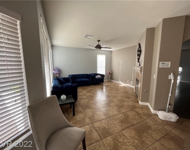 725 Heritage Cliff Avenue - Photo Thumbnail 7