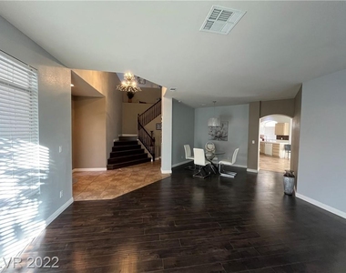 725 Heritage Cliff Avenue - Photo Thumbnail 4