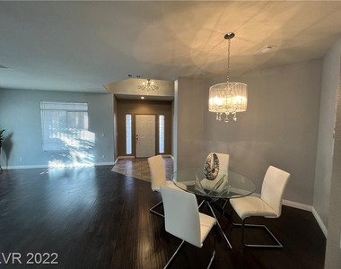 725 Heritage Cliff Avenue - Photo Thumbnail 9