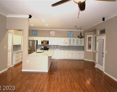 10712 Back Plains Drive - Photo Thumbnail 4