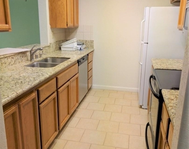 424 Baywood Ct 703 - Photo Thumbnail 2